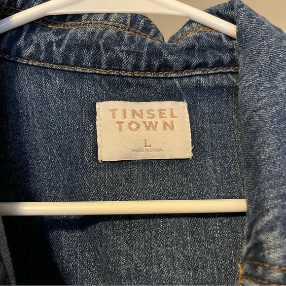 Tincel Town heavily distressed denim dark wash jacket women’s size large - Picture 6 of 8